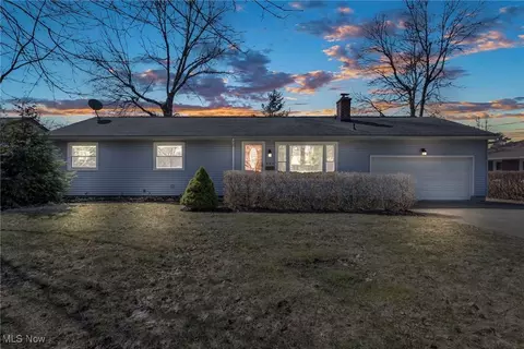 286 Normandy Dr, Painesville, OH 44077
