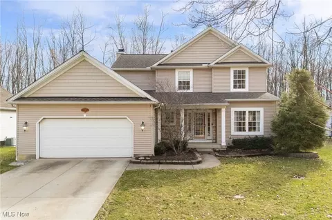 709 Coronado Cir, Avon Lake, OH 44012