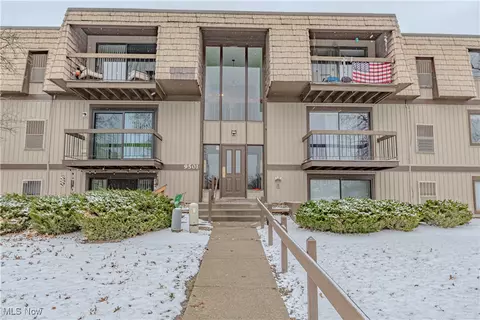 9501 Sunrise Blvd, North Royalton, OH 44133