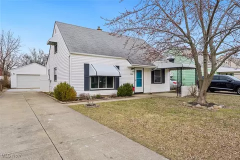 26981 Drakefield Ave, Euclid, OH 44132