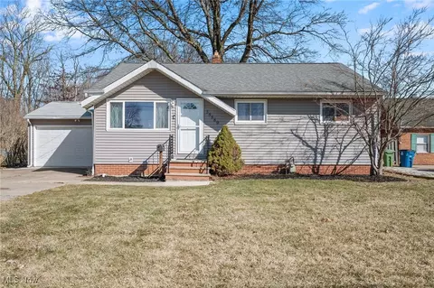 35589 Beachpark Ave, Eastlake, OH 44095