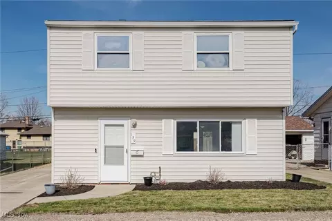 159 Parkway Dr, Eastlake, OH 44095
