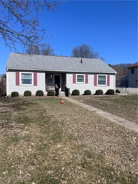 263 Ohio Ave NW, New Philadelphia, OH 44663