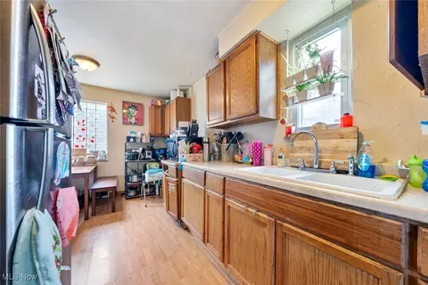 21001 Priday, Euclid, OH 44123 photo 10