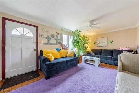 21001 Priday, Euclid, OH 44123 photo 3