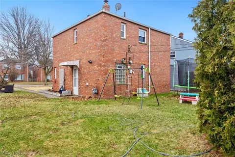21001 Priday, Euclid, OH 44123 photo 23