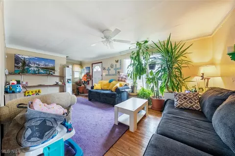 21001 Priday, Euclid, OH 44123 photo 5