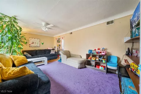 21001 Priday, Euclid, OH 44123 photo 4