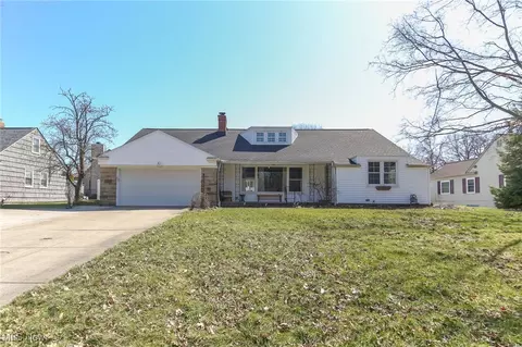 7367 Nethersole Dr, Middleburg Heights, OH 44130