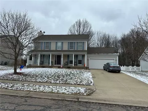 5686 Halwick Dr, Ravenna, OH 44266