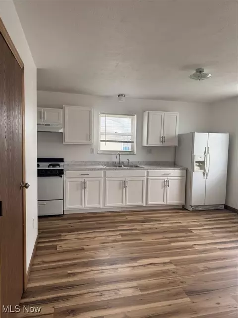 Kitchen - 28 Epling St, Elizabeth, WV 26143 photo 2 of 2
