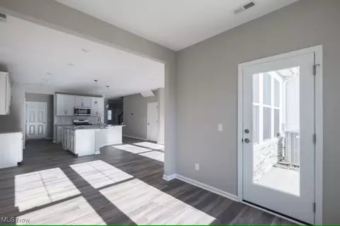 975 Memory Ln # -3, Aurora, OH 44202 photo 5
