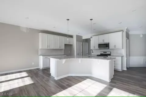 975 Memory Ln # -3, Aurora, OH 44202 photo 3