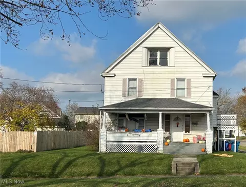 246 E Main St, Girard, OH 44420