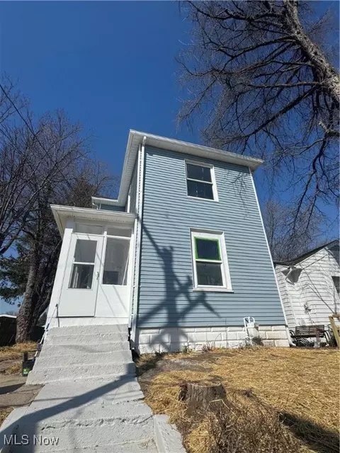 713 Nancy Ave, Zanesville, OH 43701
