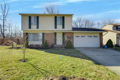 664 Saint Lawrence Blvd, Eastlake, OH 44095