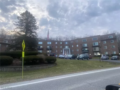 315 Solon Rd #108, Chagrin Falls, OH 44022