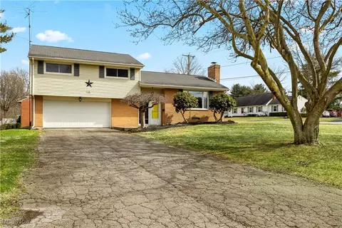 508 Manor Cir, Columbiana, OH 44408