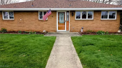 143 St Johns Rd, Weirton, WV 26062