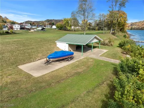 Elizabeth Avenue, Powhatan Point, OH 43942