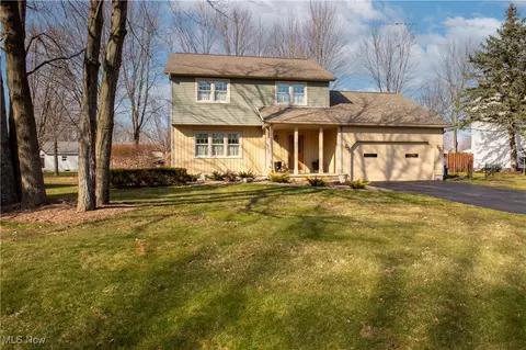 237 Maple Ave, Cortland, OH 44410