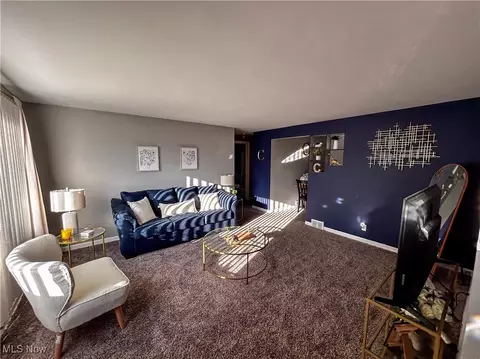Living - 7041 Claybourne Ave, Boardman, OH 44512 photo 5 of 5