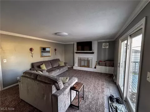 Living - 7041 Claybourne Ave, Boardman, OH 44512 photo 2 of 5