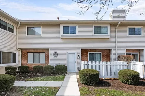 4314 Hyde Park #4, North Olmsted, OH 44070