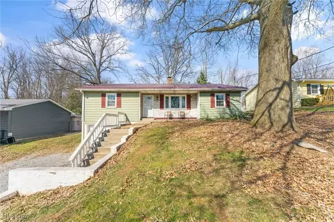 572 Cedar St, Salem, OH 44460