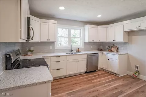 3032 Rohrer Rd, Wadsworth, OH 44281 photo 7