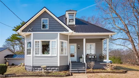 2545 Adamsville Rd, Zanesville, OH 43701