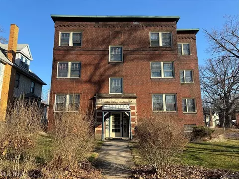 216-222 Lora Ave, Youngstown, OH 44504