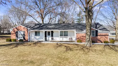 864 Country Club Ln, Ashland, OH 44805