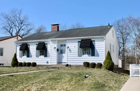 2219 Hazel Ave, Zanesville, OH 43701