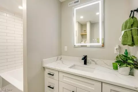 2306 Rockefeller Rd, Wickliffe, OH 44092 photo 12