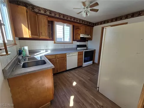 Kitchen - 310 Morrison St, Geneva, OH 44041 photo 3 of 3
