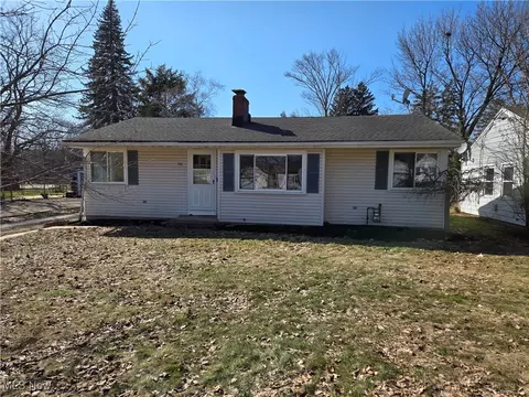 Exterior - 310 Morrison St, Geneva, OH 44041 photo 2 of 8