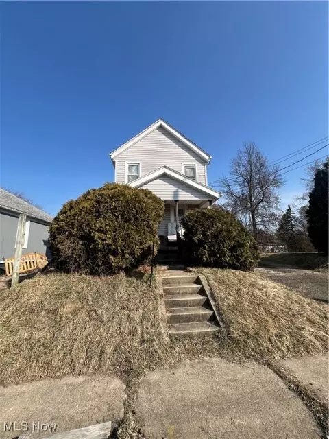 705 Moraine Ave, Akron, OH 44310