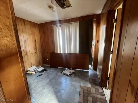 705 Moraine Ave, Akron, OH 44310 photo 8