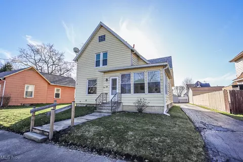 124 Morse Ave, Niles, OH 44446