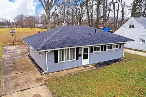 1634 Denison Ave NW, Warren, OH 44485