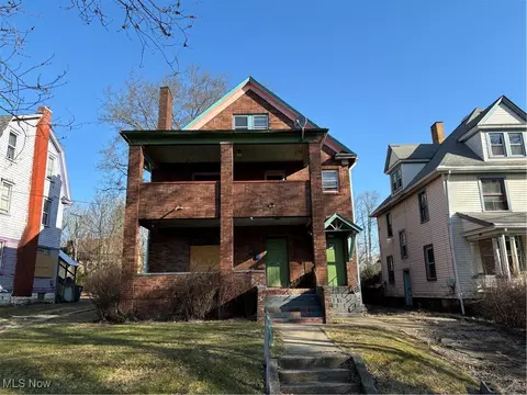 230-232 Lora Ave, Youngstown, OH 44504