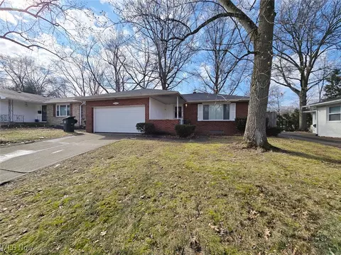 640 N Hawkins Ave, Akron, OH 44313