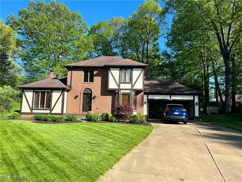 5100 Summitview Cir NW, Canton, OH 44708