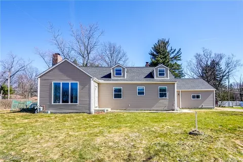 5065 Harper Rd, Solon, OH 44139