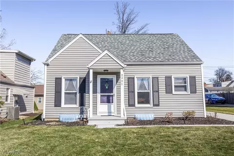 2431 Shaw Ave, Cuyahoga Falls, OH 44223