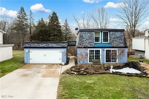 780 Valley Dr, Amherst, OH 44001