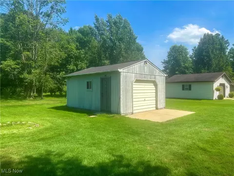 Exterior - 365 Sunset Dr, Brookfield, OH 44403 photo 13 of 14