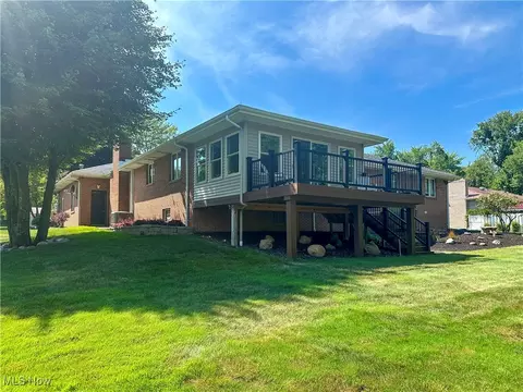 Exterior - 365 Sunset Dr, Brookfield, OH 44403 photo 1 of 14