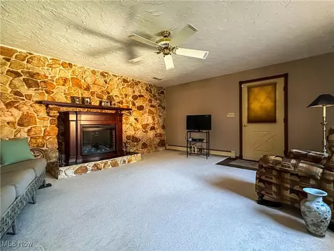 Living - 365 Sunset Dr, Brookfield, OH 44403 photo 7 of 10